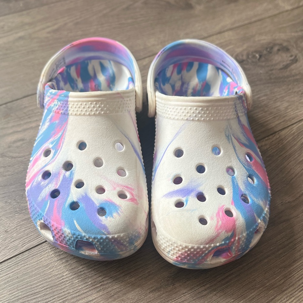 Girls Crocs Size 12C – Tie Dye (Pink, Purple, Blue, White) – Gently Worn